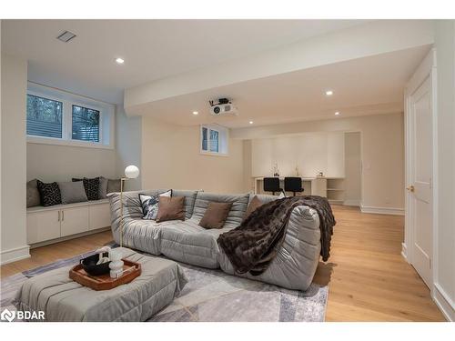 855 Shoreview Drive, Innisfil, ON - Indoor Photo Showing Living Room