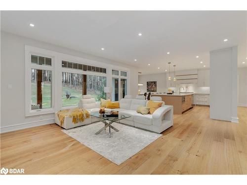 855 Shoreview Drive, Innisfil, ON - Indoor Photo Showing Living Room