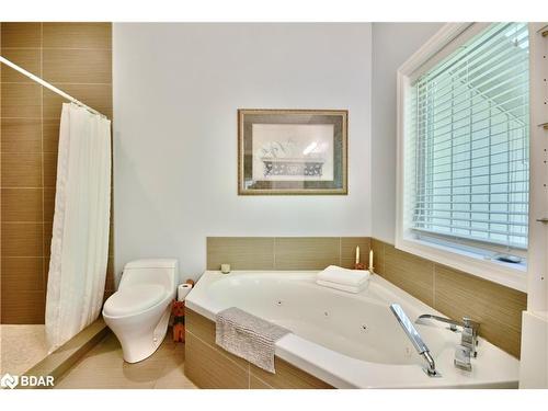 16 Macedonia Circle, Tiny, ON - Indoor Photo Showing Bathroom