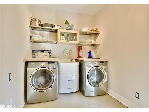 16 Macedonia Circle, Tiny, ON - Indoor Photo Showing Laundry Room