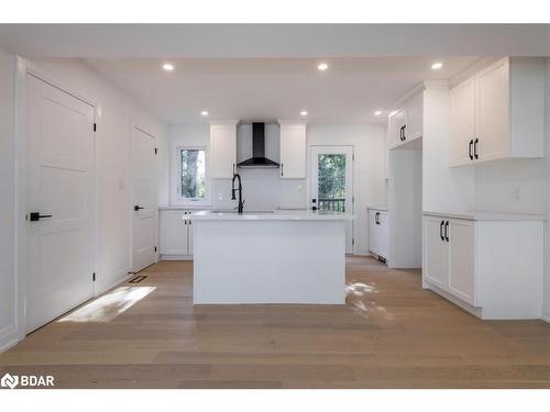 1117 Stoney Point Road, Lefroy, ON - Indoor Photo Showing Kitchen