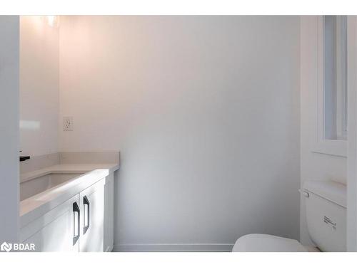 1117 Stoney Point Road, Lefroy, ON - Indoor Photo Showing Bathroom