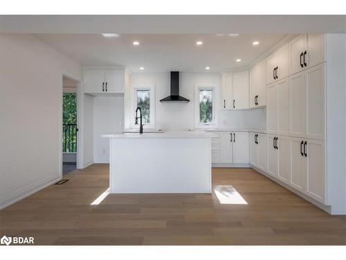 1117 Stoney Point Road, Lefroy, ON - Indoor Photo Showing Kitchen