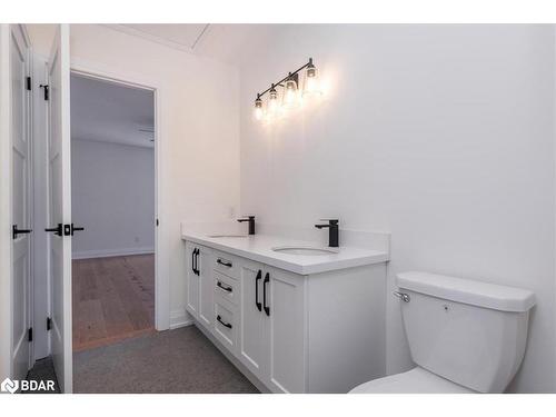 1117 Stoney Point Road, Lefroy, ON - Indoor Photo Showing Bathroom