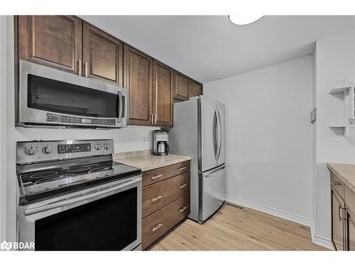 28 Monarchy Street, Barrie, ON - Indoor Photo Showing Kitchen