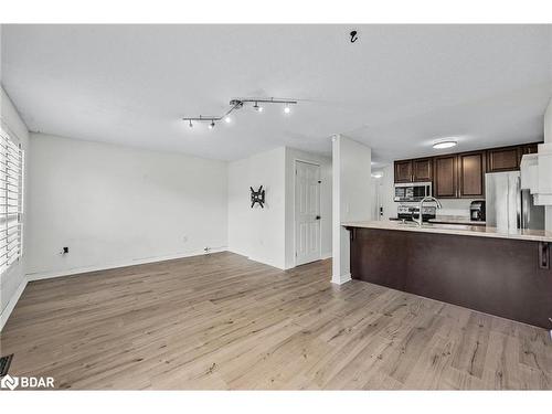 28 Monarchy Street, Barrie, ON - Indoor Photo Showing Kitchen