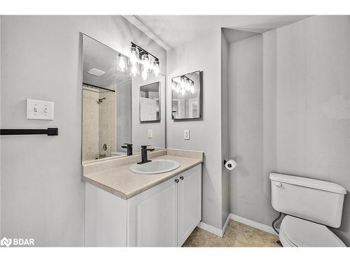 28 Monarchy Street, Barrie, ON - Indoor Photo Showing Bathroom