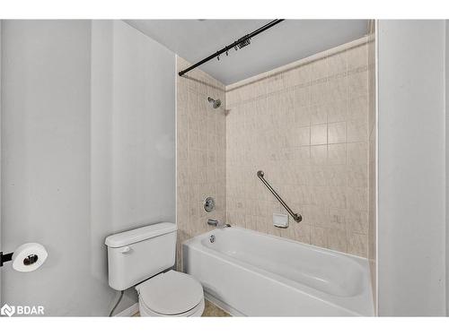 28 Monarchy Street, Barrie, ON - Indoor Photo Showing Bathroom