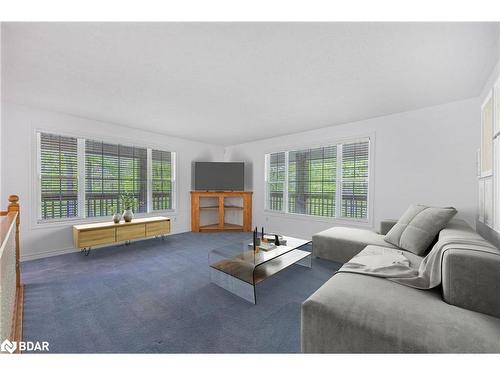 3895 Vasey Road, Tay, ON - Indoor Photo Showing Living Room