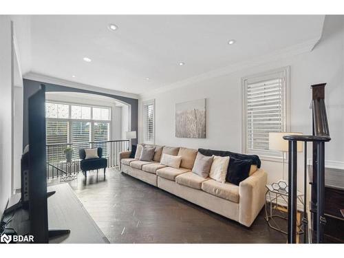 15 Aspenview Avenue, Caledon, ON - Indoor Photo Showing Living Room