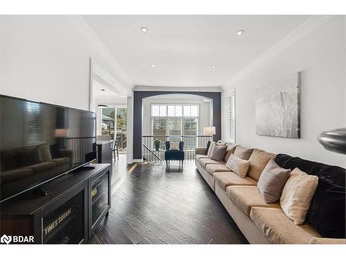 15 Aspenview Avenue, Caledon, ON - Indoor Photo Showing Living Room