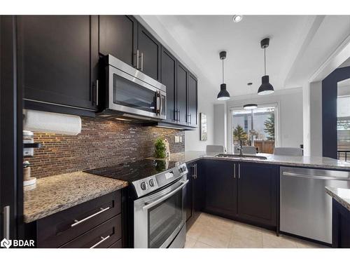 15 Aspenview Avenue, Caledon, ON - Indoor Photo Showing Kitchen With Stainless Steel Kitchen With Upgraded Kitchen