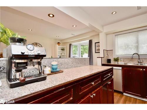 2 Lewis Lane, Barrie, ON - Indoor Photo Showing Kitchen