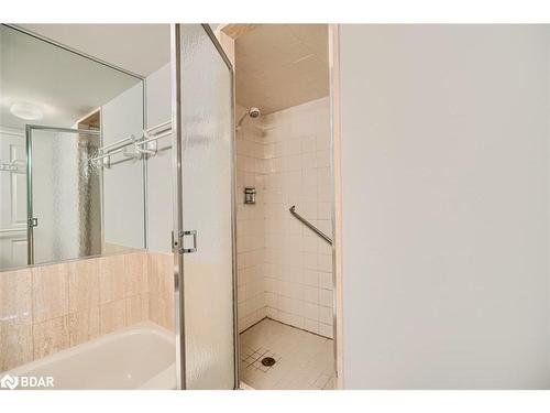 803-20 Cherrytree Drive, Brampton, ON - Indoor Photo Showing Bathroom