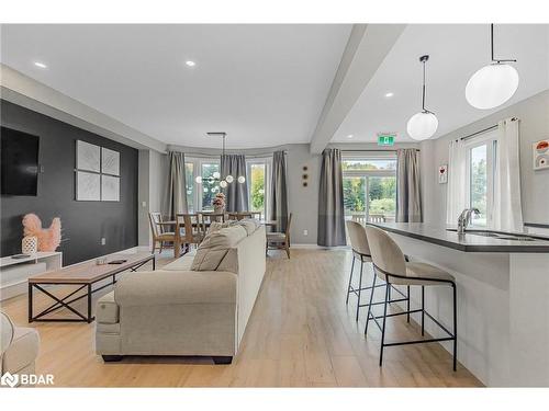 12-218 Crosswinds Boulevard, The Blue Mountains, ON - Indoor Photo Showing Living Room