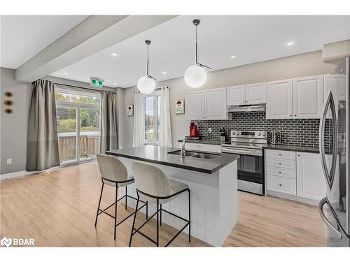 12-218 Crosswinds Boulevard, The Blue Mountains, ON - Indoor Photo Showing Kitchen With Double Sink With Upgraded Kitchen