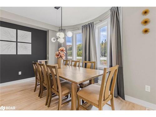 12-218 Crosswinds Boulevard, The Blue Mountains, ON - Indoor Photo Showing Dining Room