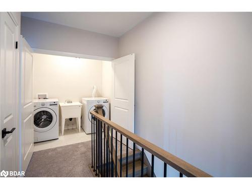 16-220 Dissette Street, Bradford, ON - Indoor Photo Showing Laundry Room