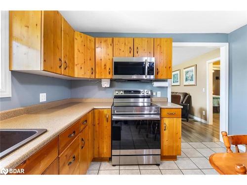 8 Robinson Road, Elmvale, ON - Indoor Photo Showing Kitchen