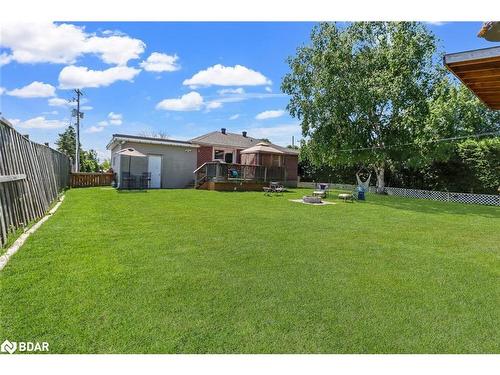 8 Robinson Road, Elmvale, ON - Outdoor With Backyard