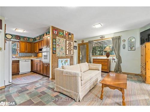 11890 6 Line, Georgetown, ON - Indoor Photo Showing Living Room