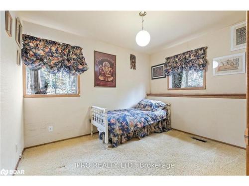 11890 6 Line, Georgetown, ON - Indoor Photo Showing Bedroom