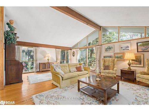 11890 6 Line, Georgetown, ON - Indoor Photo Showing Living Room