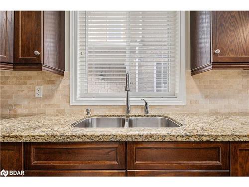 15 Prince William Way, Barrie, ON - Indoor Photo Showing Kitchen With Double Sink