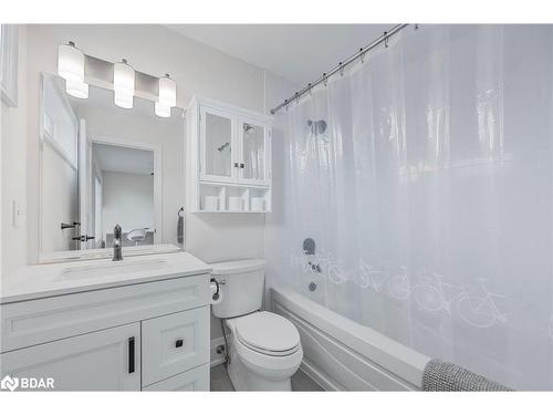 8-19 White Oaks Road, Barrie, ON - Indoor Photo Showing Bathroom