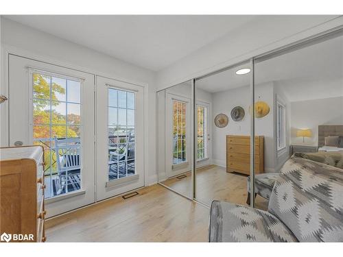 8-19 White Oaks Road, Barrie, ON - Indoor Photo Showing Bedroom