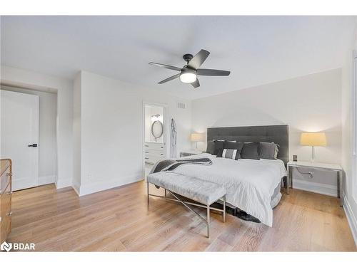 8-19 White Oaks Road, Barrie, ON - Indoor Photo Showing Bedroom