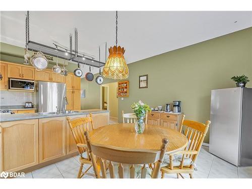 1917 Romina Court, Innisfil, ON - Indoor Photo Showing Dining Room