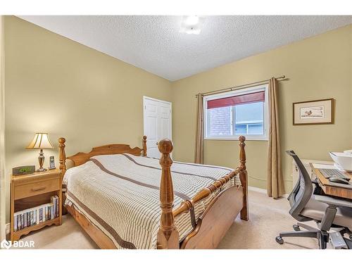 1917 Romina Court, Innisfil, ON - Indoor Photo Showing Bedroom