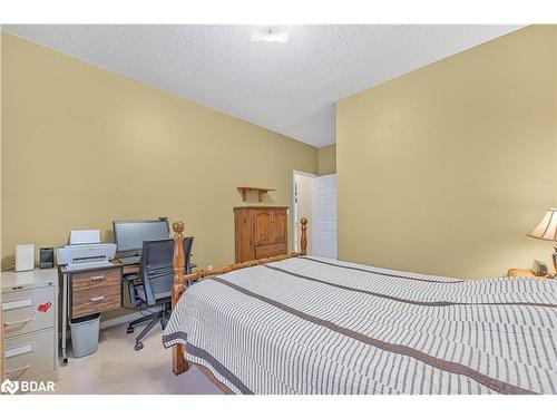 1917 Romina Court, Innisfil, ON - Indoor Photo Showing Bedroom