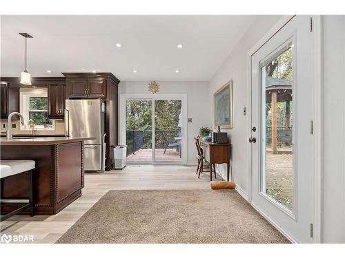 1560 Wilson Drive, Springwater, ON - Indoor Photo Showing Kitchen With Upgraded Kitchen