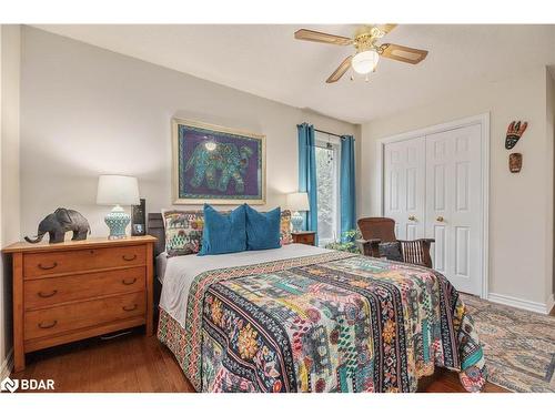 1560 Wilson Drive, Springwater, ON - Indoor Photo Showing Bedroom