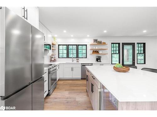 2764 Fairgrounds Road, Severn, ON - Indoor Photo Showing Kitchen With Upgraded Kitchen