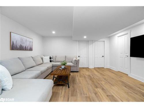 2764 Fairgrounds Road, Severn, ON - Indoor Photo Showing Living Room