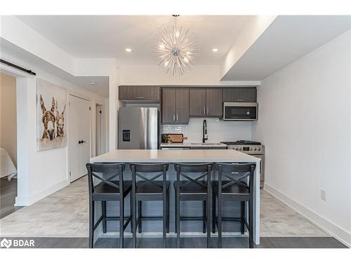 610-10 Culinary Lane, Barrie, ON - Indoor Photo Showing Kitchen With Upgraded Kitchen