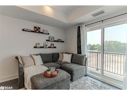 610-10 Culinary Lane, Barrie, ON - Indoor Photo Showing Living Room