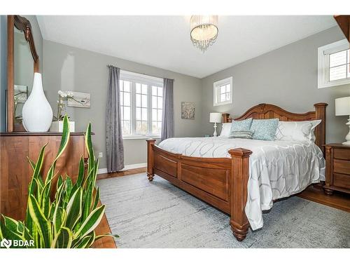 10 St Philip Court, Whitby, ON - Indoor Photo Showing Bedroom