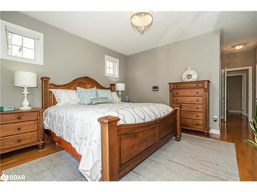 10 St Philip Court, Whitby, ON - Indoor Photo Showing Bedroom