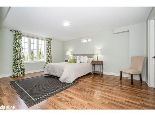 10 St Philip Court, Whitby, ON - Indoor Photo Showing Bedroom