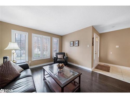 56 Bishop Drive, Barrie, ON - Indoor Photo Showing Living Room