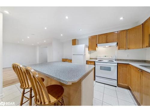 56 Bishop Drive, Barrie, ON - Indoor Photo Showing Kitchen