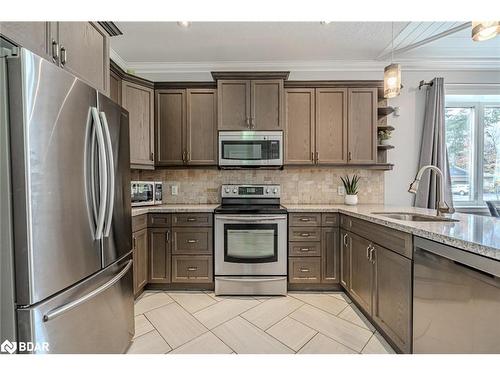 2 Jordan Lane, Huntsville, ON - Indoor Photo Showing Kitchen With Stainless Steel Kitchen