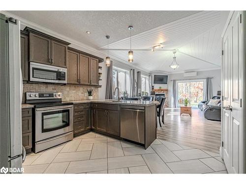 2 Jordan Lane, Huntsville, ON - Indoor Photo Showing Kitchen