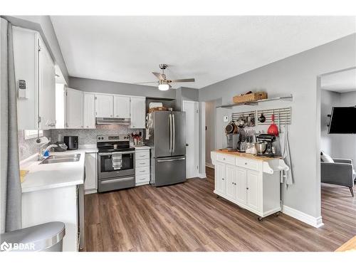 224 Oriole Crescent, Gravenhurst, ON - Indoor Photo Showing Kitchen With Stainless Steel Kitchen With Double Sink