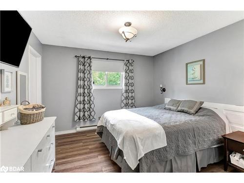 224 Oriole Crescent, Gravenhurst, ON - Indoor Photo Showing Bedroom