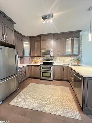 605-80 Orchard Point Road, Orillia, ON - Indoor Photo Showing Kitchen With Stainless Steel Kitchen With Upgraded Kitchen